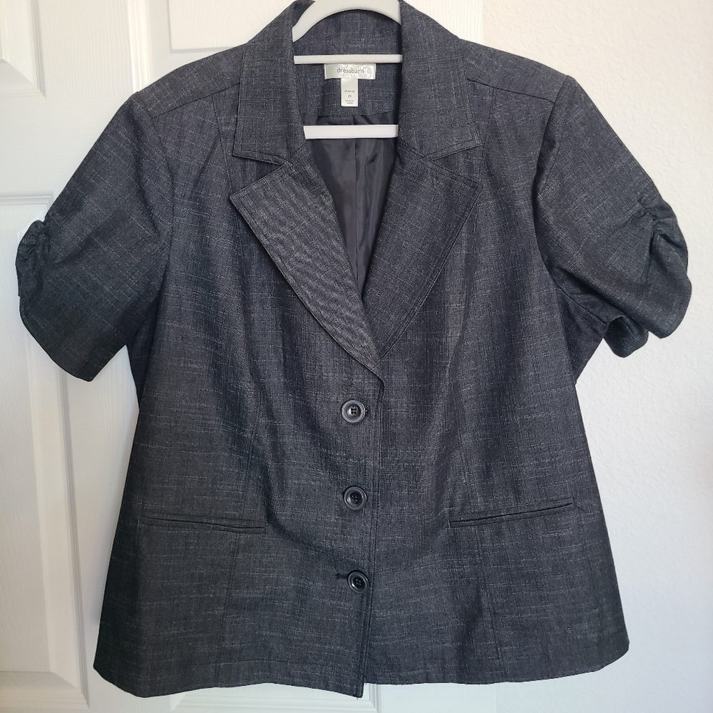 Dressbarn Gray Short Sleeve Blazer And Trouser Set